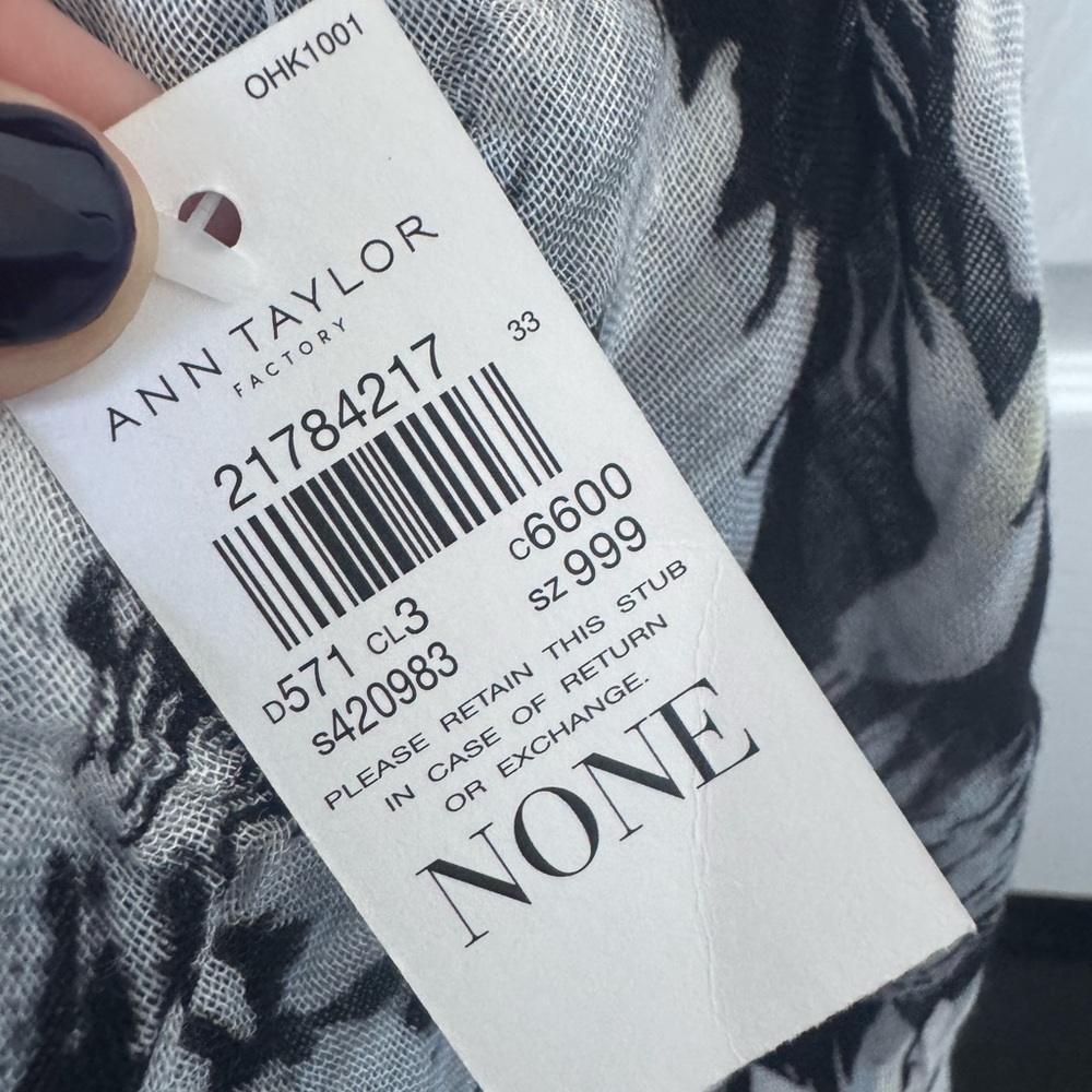 Ann Taylor Monochrome Floral Scarf